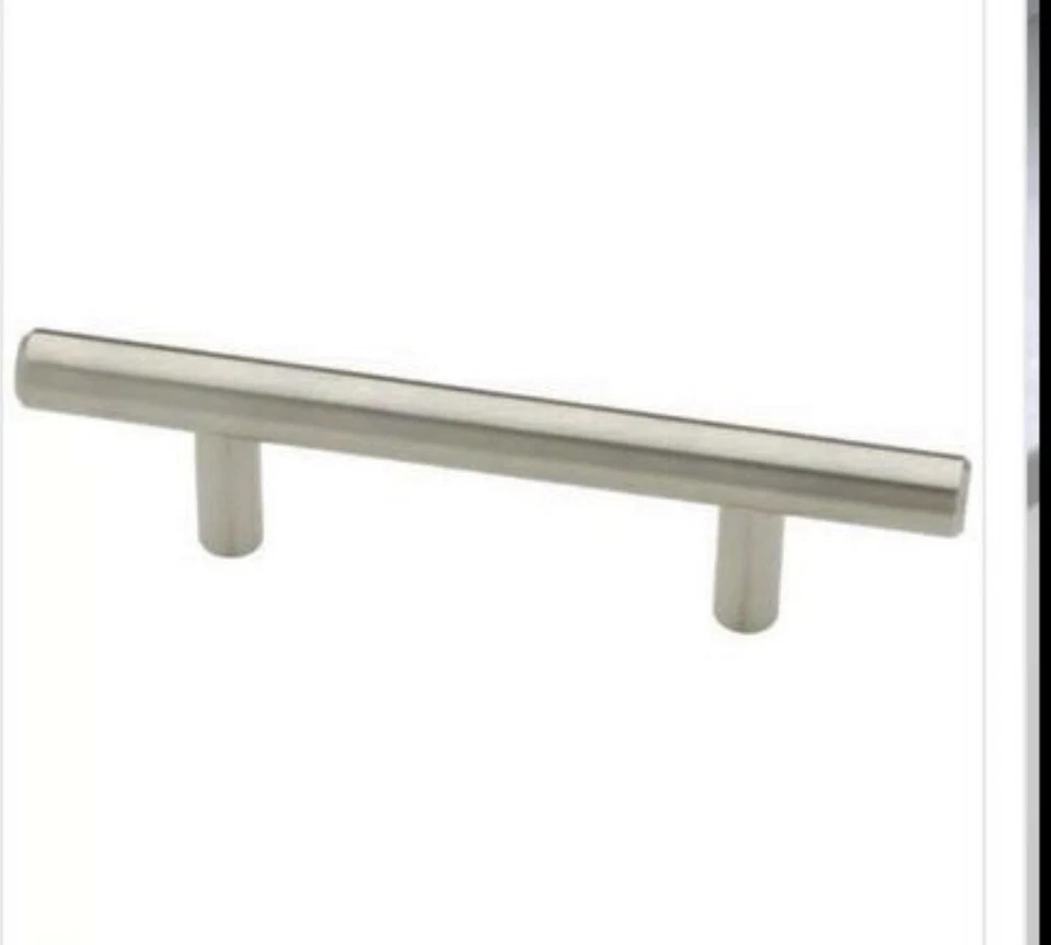 Tirador de cajón de barra de acero inoxidable de centro a centro Liberty Essentials de 3" 18 tirones Foto 2 de 4