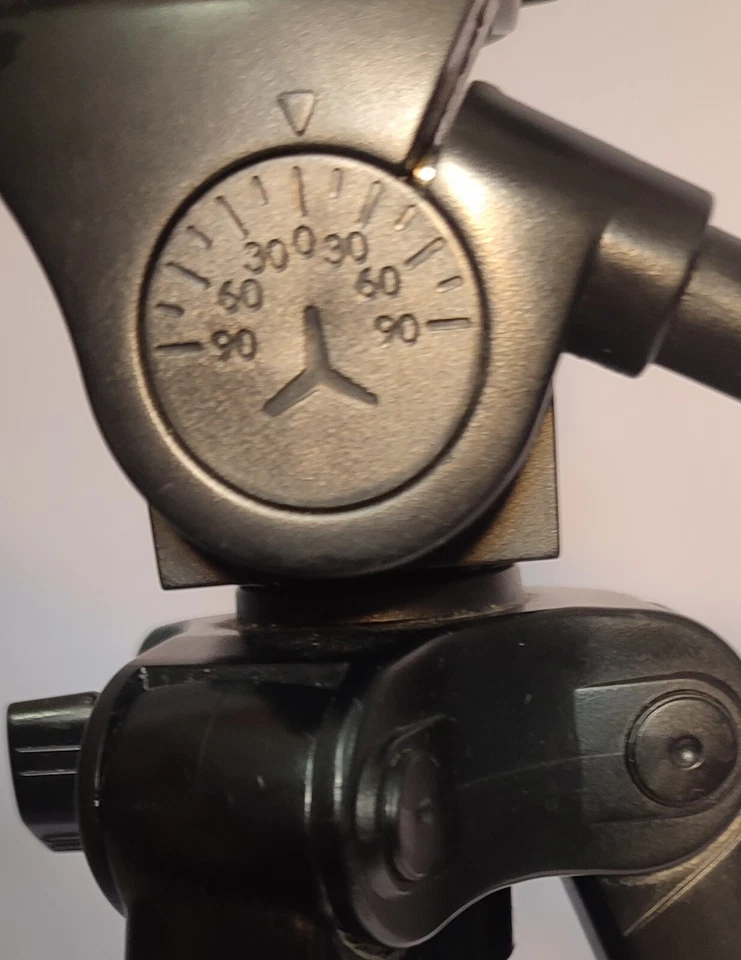 Montaje de trípode de aluminio YUNTENG VCT-618 con cabezal amortiguador Foto 4 de 4