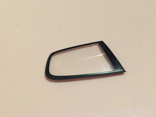 Vitre Arrière Droite Pour Miniature Renault Megane Sword - Échelle 1:18 Par Norev - Occasion Avec Traces D'usure