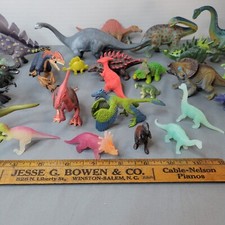 Lot Of 33 Assorted Dinosaur Figure Toys