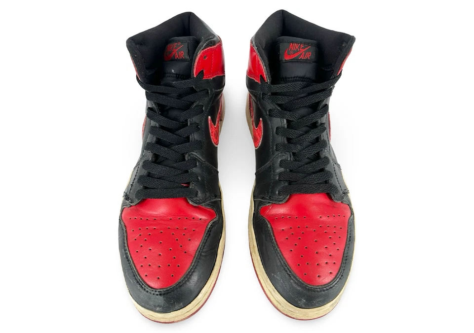 Talla 9M/10.5W - Jordan 1 Retro Bred (2001) J1RB-9M Usado 1760567708257 Foto 3 de 4