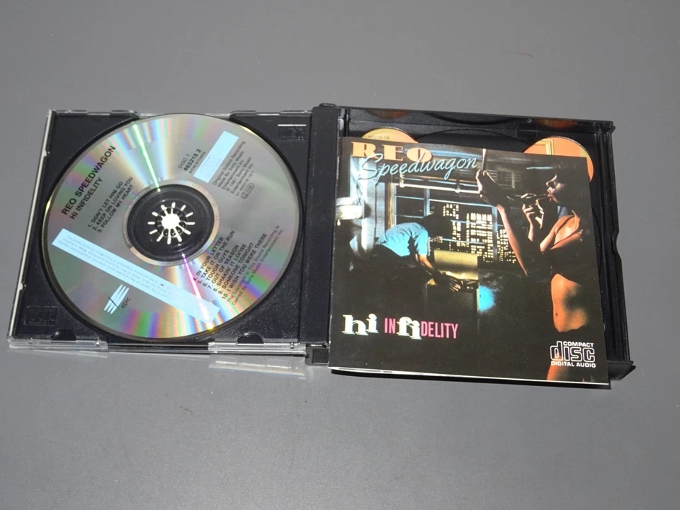 REO SPEEDWAGON - HI INFIDELITY & GOOD TROUBLE / 2-CD-BOX-SET 1992 (MINT-) - Bild 2 von 3