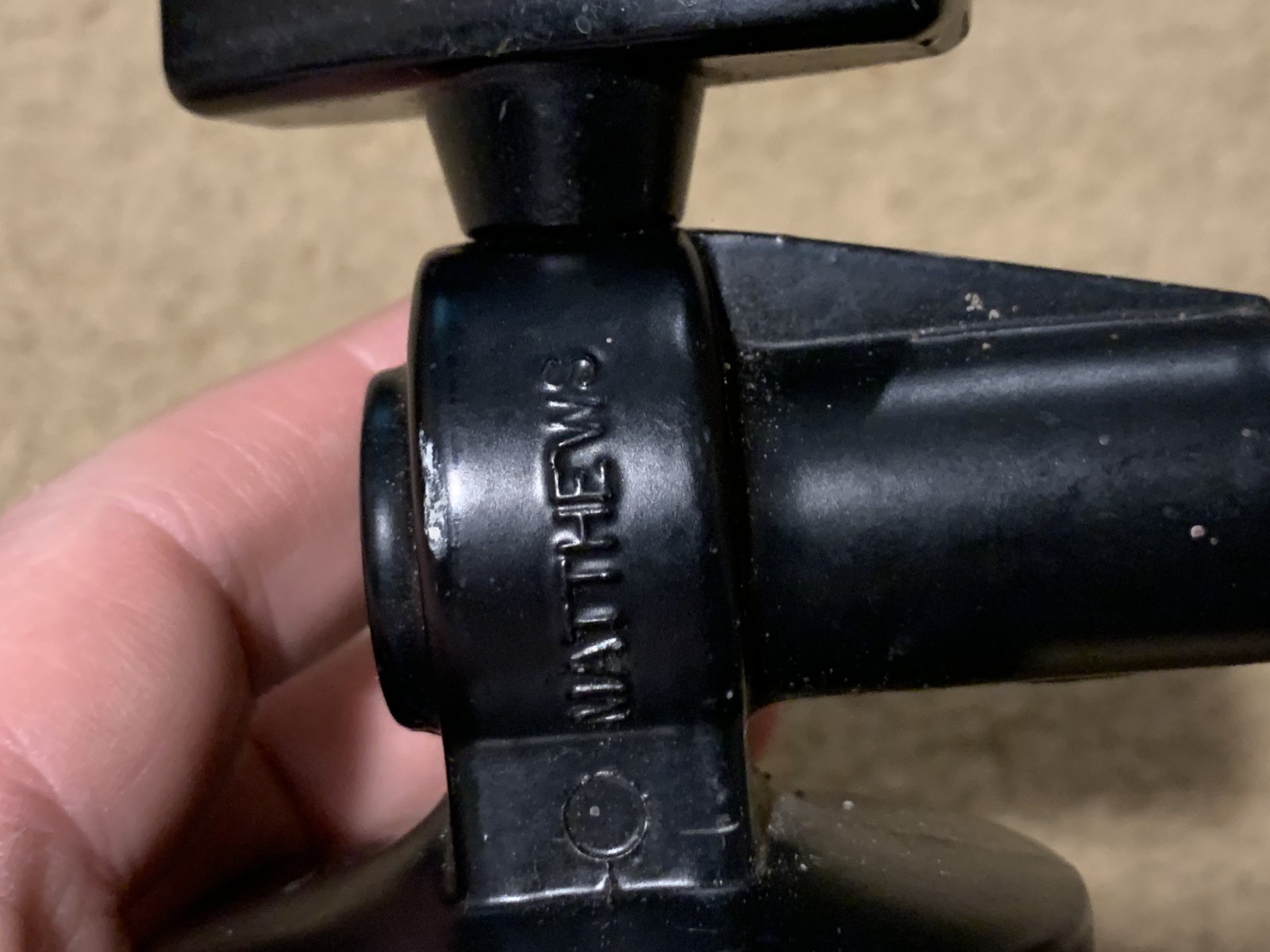 Matthews 2-1/2" Grip Head, Black