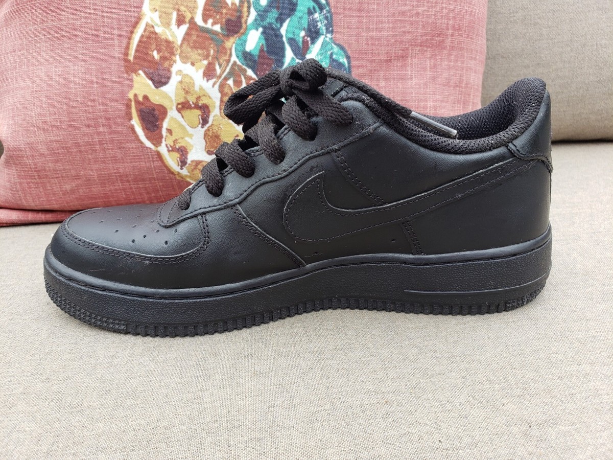 Nike Air Force 1 Low Top Triple Black Shoes Size 7 Youth