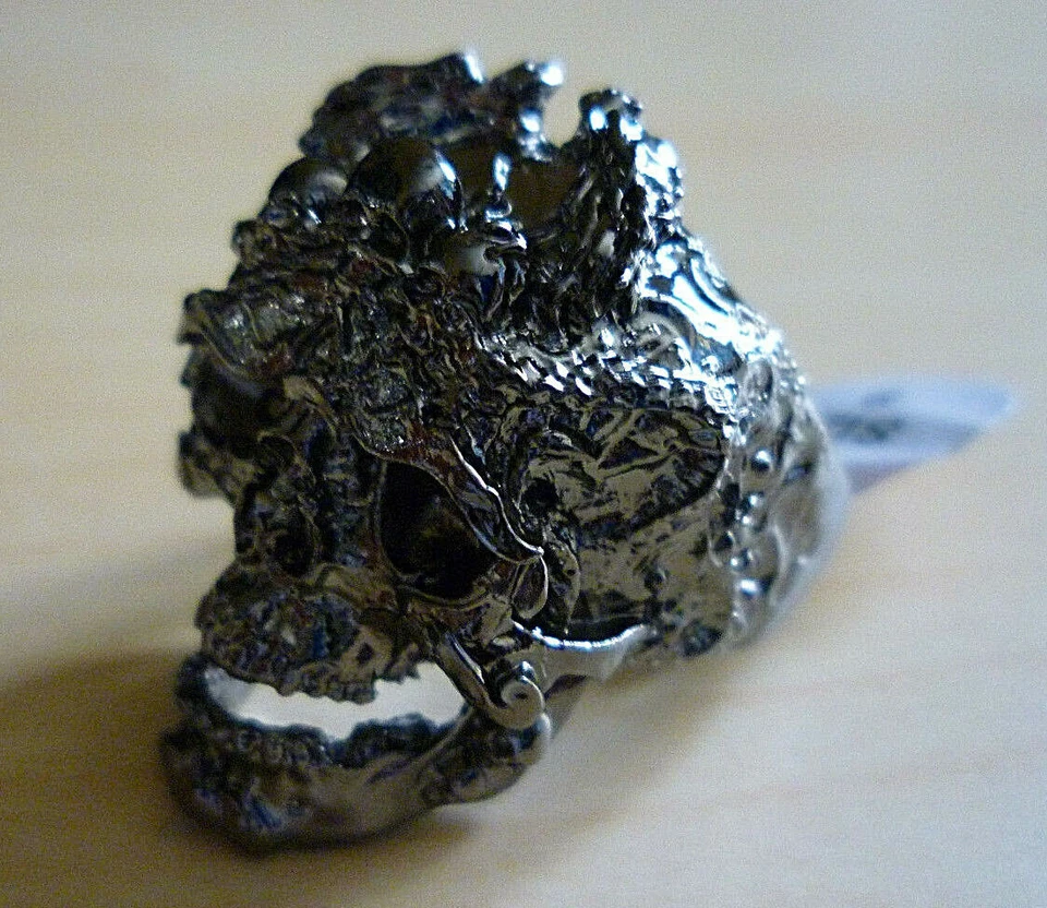 O "Rogue Skull" (banhado a ródio preto - anel de aço titânio) - Imagem 2 de 4