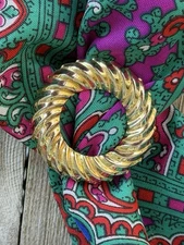 Vintage Gold Tone Swirl Scarf Clip | Classic Ribbed Scarf Ring | Elegant
