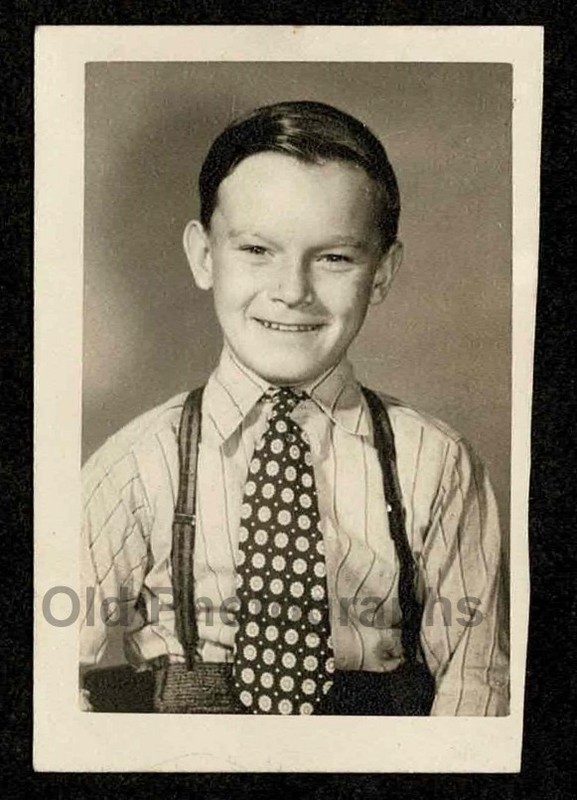 STUDIO PIC HANDSOME YOUNG MAN SLICK HAIR SUSPENDERS TIE OLD/VINTAGE PHOTO- H352