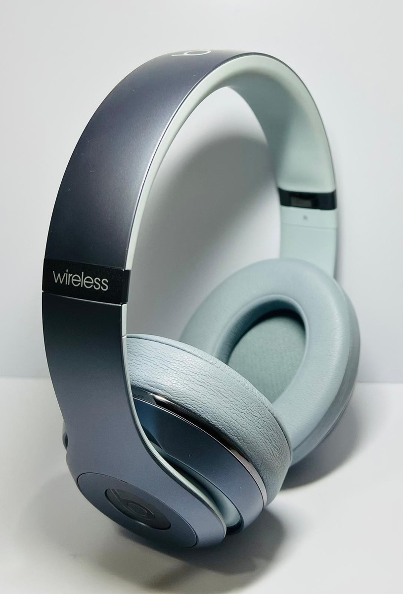 Beats Studio 2. Wireless Over-Ear Headphones Bluetooth Noise