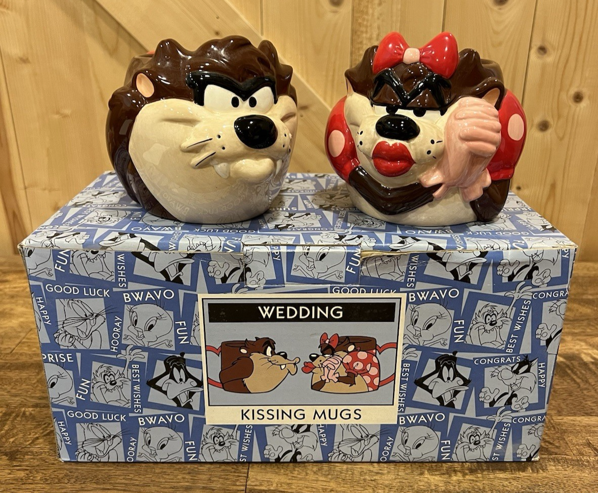 1997 Taz Tasmanian She-Devil MUGS Wedding Kissing Warner Looney Tunes NIB!
