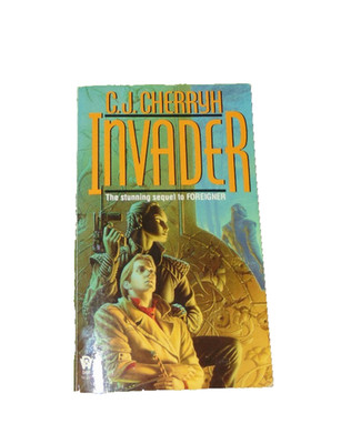 Invader by C.J. Cherryh - Foreigner Sequence Book 2 Sci-Fi Hardcover/PB Good