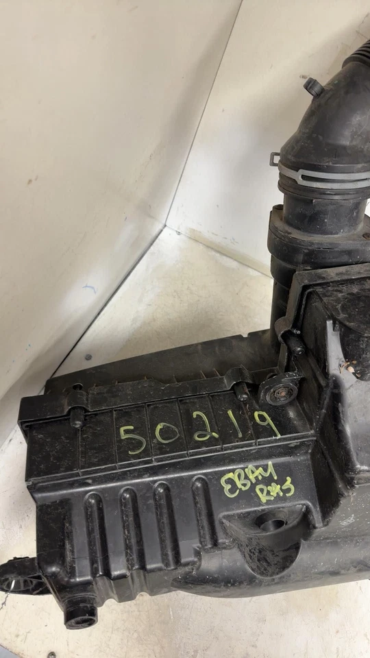 Carcasa filtro de aire Volkswagon CC 2009-2017 2,0 L Foto 2 de 4