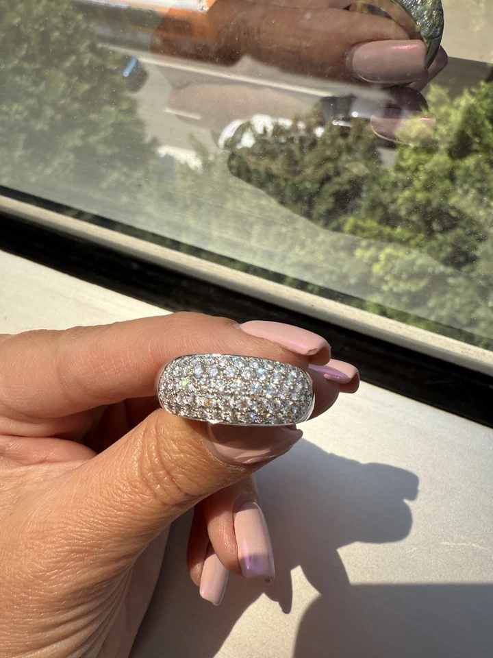 Anillo Van Cleef & Arpels de oro blanco de 18 k con cúpula de diamantes de 5 filas 1,5 quilates, talla 8 EE. UU. Foto 4 de 4