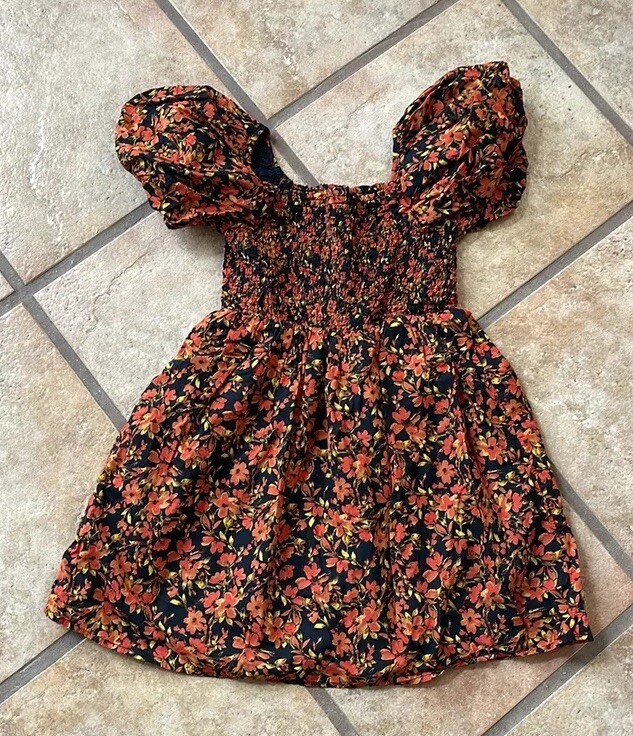 Gap Kids Girl's Smocked Puff Sleeve Floral Dress size 6-7