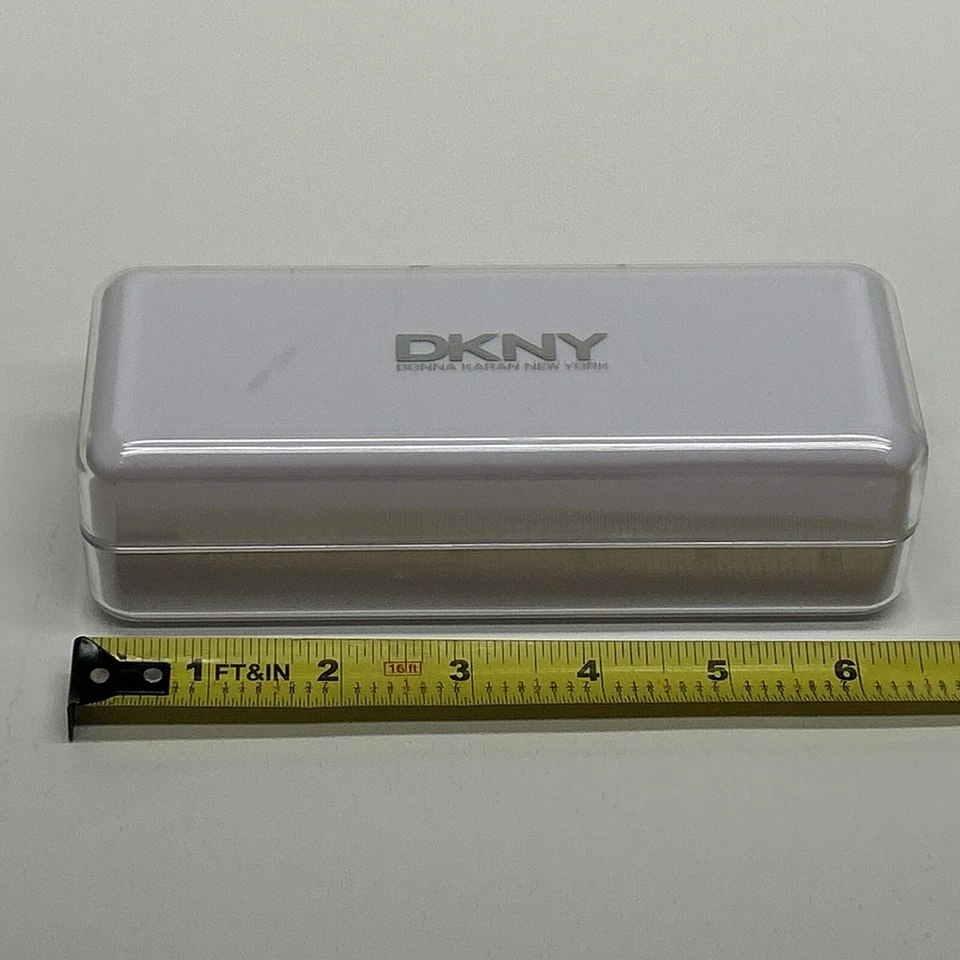 Estuche rígido para gafas DKNY Donna Karan New York vintage, blanco Foto 2 de 4