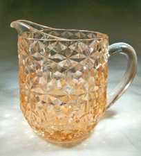 JEANNETTE GLASS CO. HOLIDAY BUTTONS & BOWS PINK 16-OUNCE MILK PITCHER!