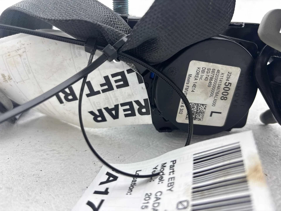 Cinturón de seguridad trasero izquierdo Cadillac ATS 2015-2019 OEM 22945008 Foto 3 de 4