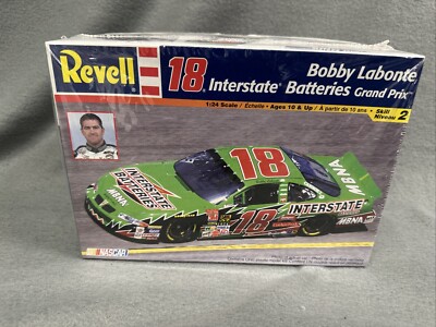 REVELL - #18 INTERSTATE BATTERIES GRAND PRIX - NEW