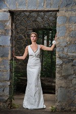 Nicole Miller EK0033 Beaded Crinkled Bridal Wedding Gown Sz 8 Mrsp 990