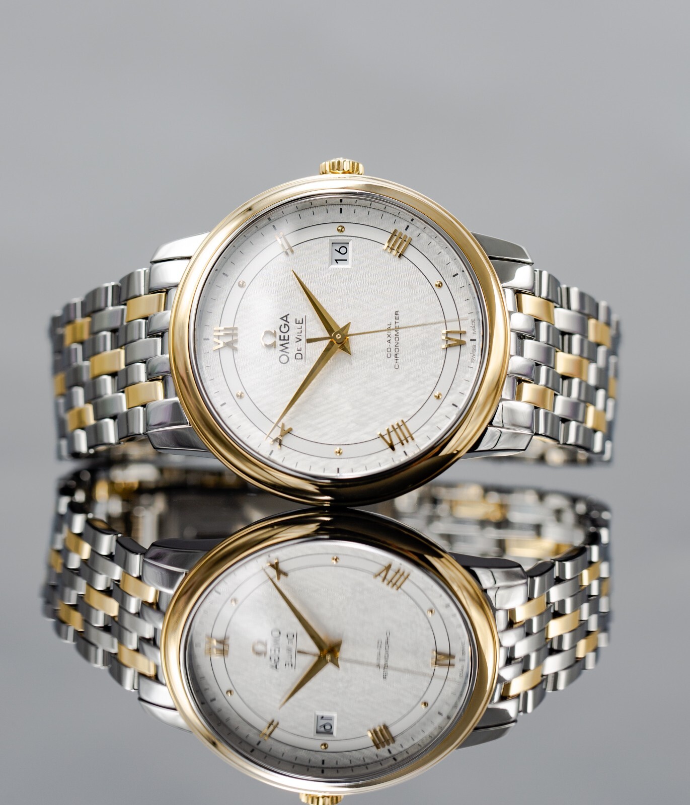 Omega De Ville Prestige Co-axial Steel and Gold 39.5MM 424.20.40.20.02.001