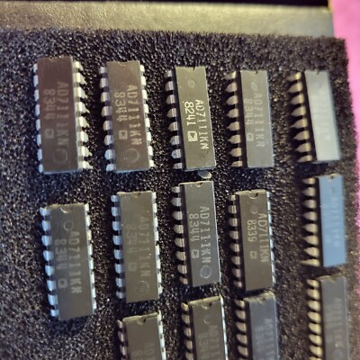 (14 PCS) AD7111KN ANALOG DEVICES Digital Analog Converter Single 8 Bit NEW $79