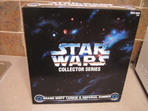 STAR WARS SAMMLERSERIE 12" GRAND MOFF TARKIN & IMPERIAL GUNNER FAO SCHWARZ - Bild 3 von 12
