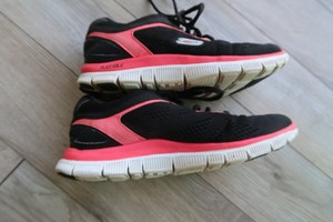 ladies black memory foam skechers