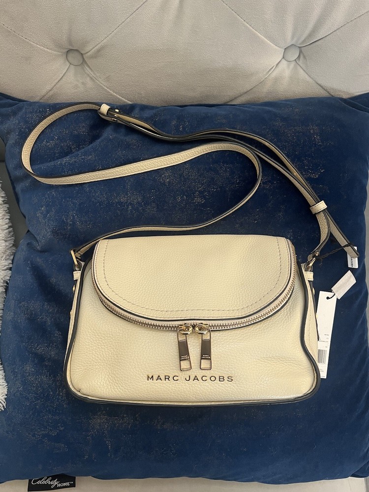 Marc Jacobs The Groove Mini Messenger Crossbody Bag in Marshmallow/CREAM Color