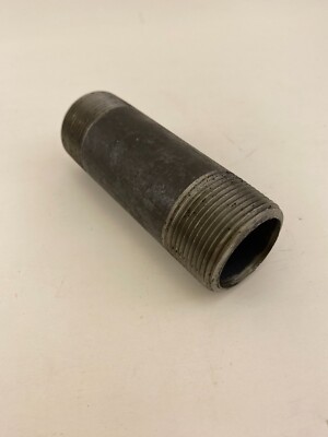 1-1/4'' x 4-1/2'' HX Sch 80 Black Carbon Steel Pipe Nipple
