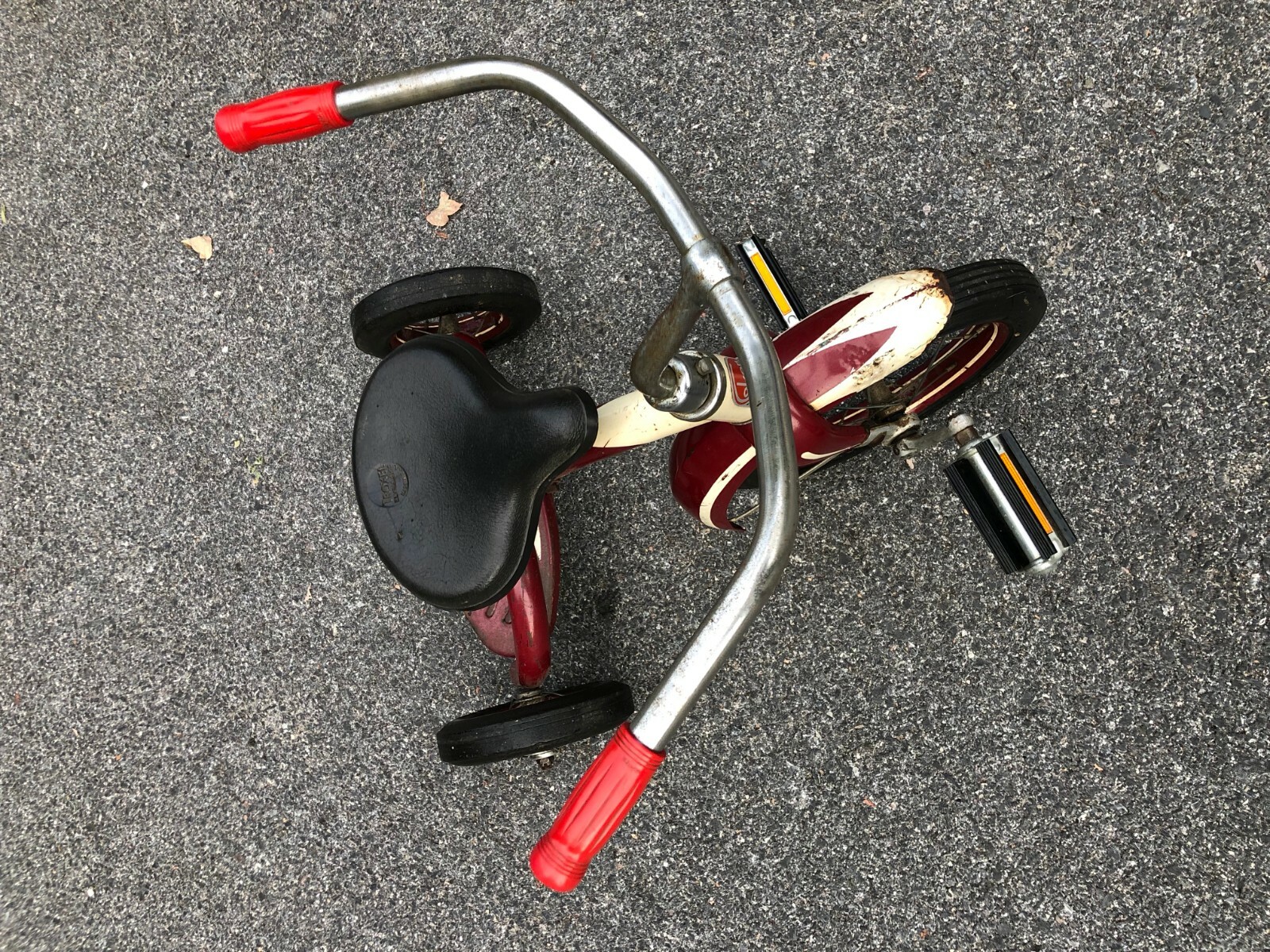 (Used) Vintage Colson Tricycle pre 1954 (275.00 USD)