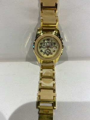 Womens Lovely Chic Watch Mother Of Pearl Face New Battery Working