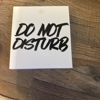 BH COSMETICS DO NOT DISTURB 9 COLOR EYESHADOW SHADOW PALETTE