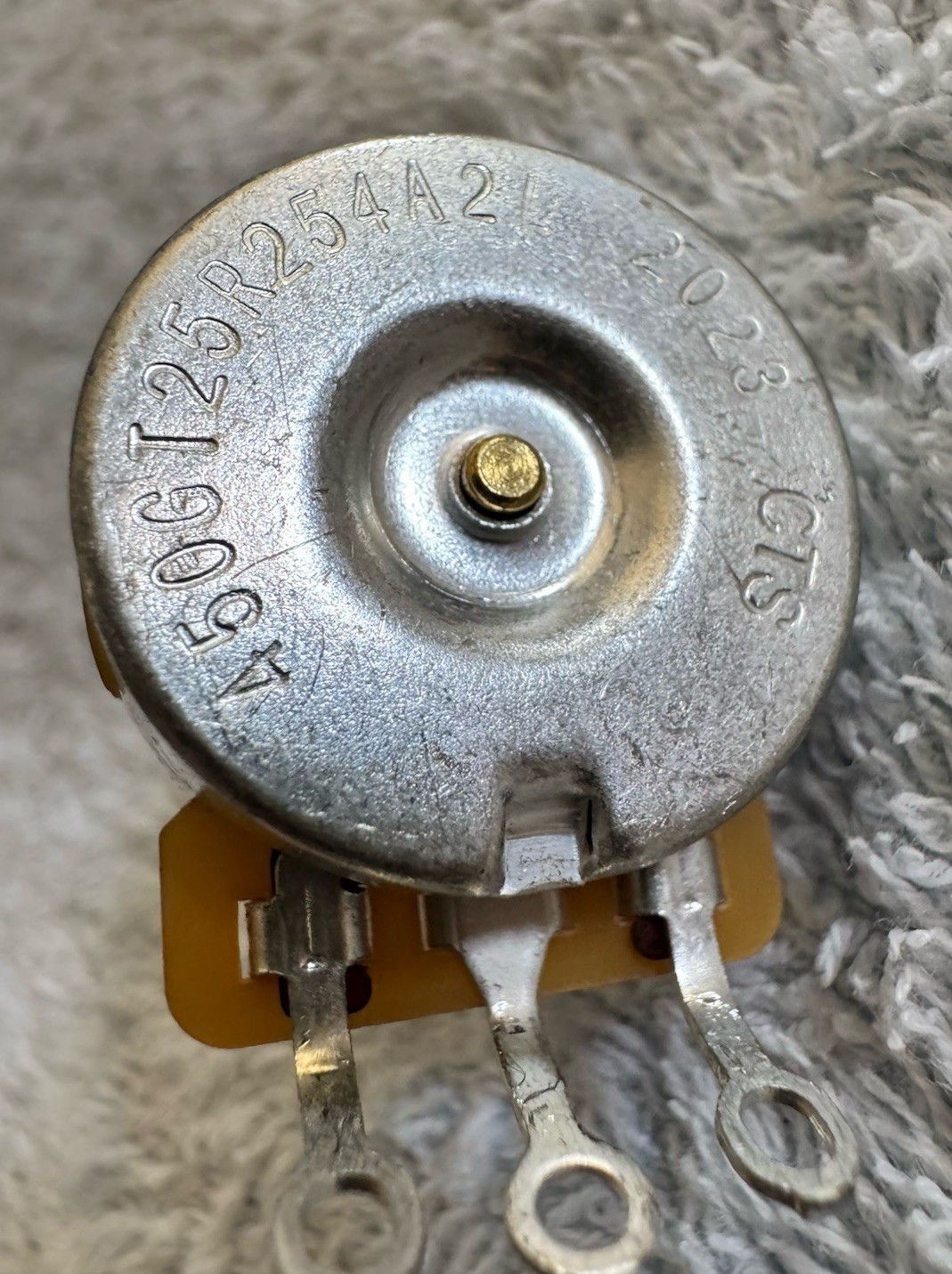 1 CTS Audio Taper 250K Guitar Control Pot Solid Shaft Dish Back #450GT25R254A2L