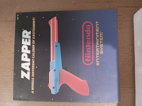Nintendo NES Action Set Console Bundle Zapper Controllers Games Manuals Box
