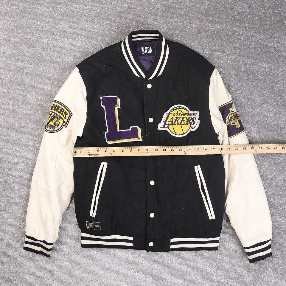Chaqueta Universitaria de Baloncesto Pequeña Negra Blanca Manga Larga Los Angeles Lakers Foto 4 de 4