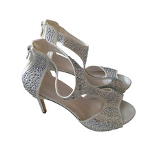 David's Bridal Women's Size 8 Nelia White Beaded Bling Zip Back Open Toe Sandals