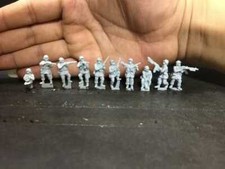 1/72 resin 10 German 251 gun team soldiers unpainted unassembled
