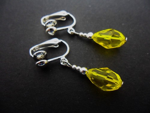 A PAIR DANGLY CRYSTAL TEARDROP CLIP ON EARRINGS. CHOICE OF COLOURS. NEW. - Picture 11 of 26