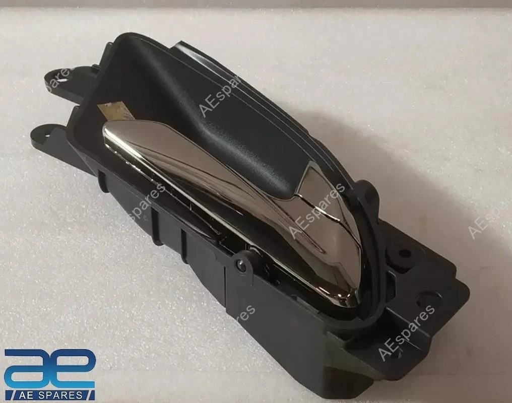 Interior Rear Door Handle Assy RH For Mahindra XUV700 2024-2025 0114DW601731N view 3