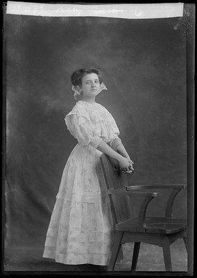 Photo:Mary Burns Portrait in White Dress c1905-1909