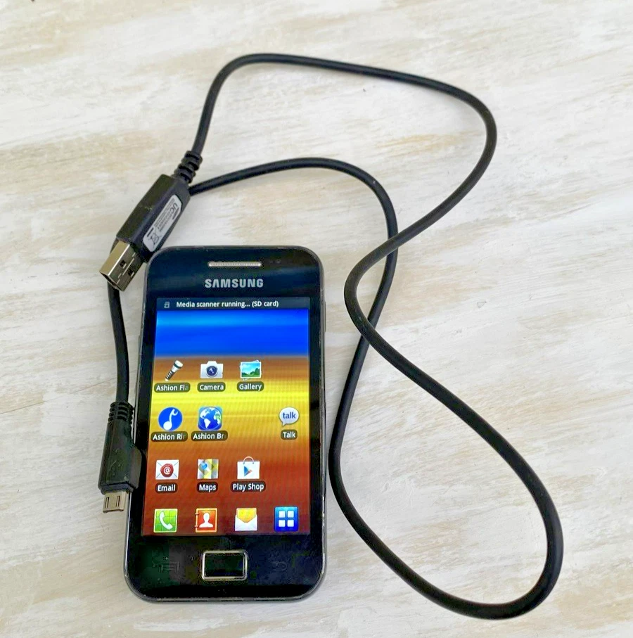 Samsung Galaxy Ace S5830i Black Unlocked 158MB 3.5" 5MP Android Smartphone - Image 4 of 4