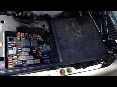 Fuse Box Engine Fits 03-07 HUMMER H2 150574