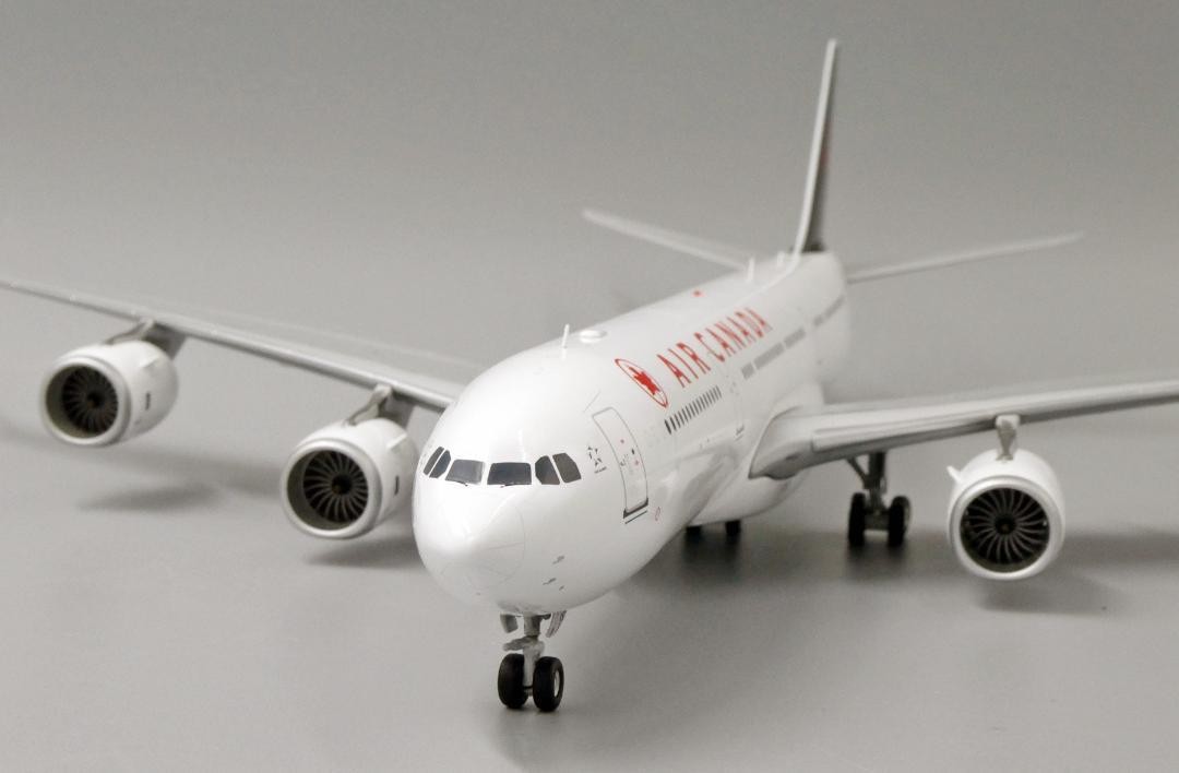 エアカナダ A340-500 C-GKOM 1/200 www.JetCollector.com: Air Canada A340-500 w/stand C-GKOM 1