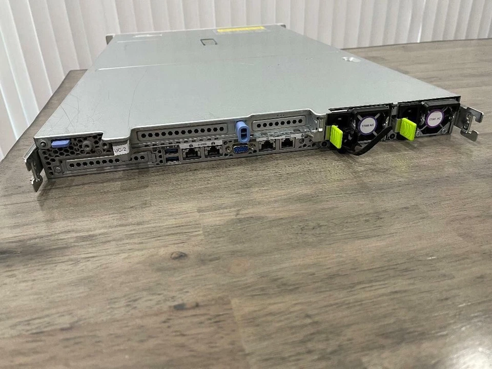 CISCO UCS. SERVIDOR C220 M5 10SFF 1x10 NÚCLEO PLATEADO 4114 2,2 GHz 48 GB RAM SIN HDD Foto 2 de 4