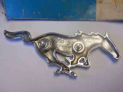NOS 1971 1972 1973 FORD MUSTANG GRILL EMBLEM D1ZZ-8213-A | eBay