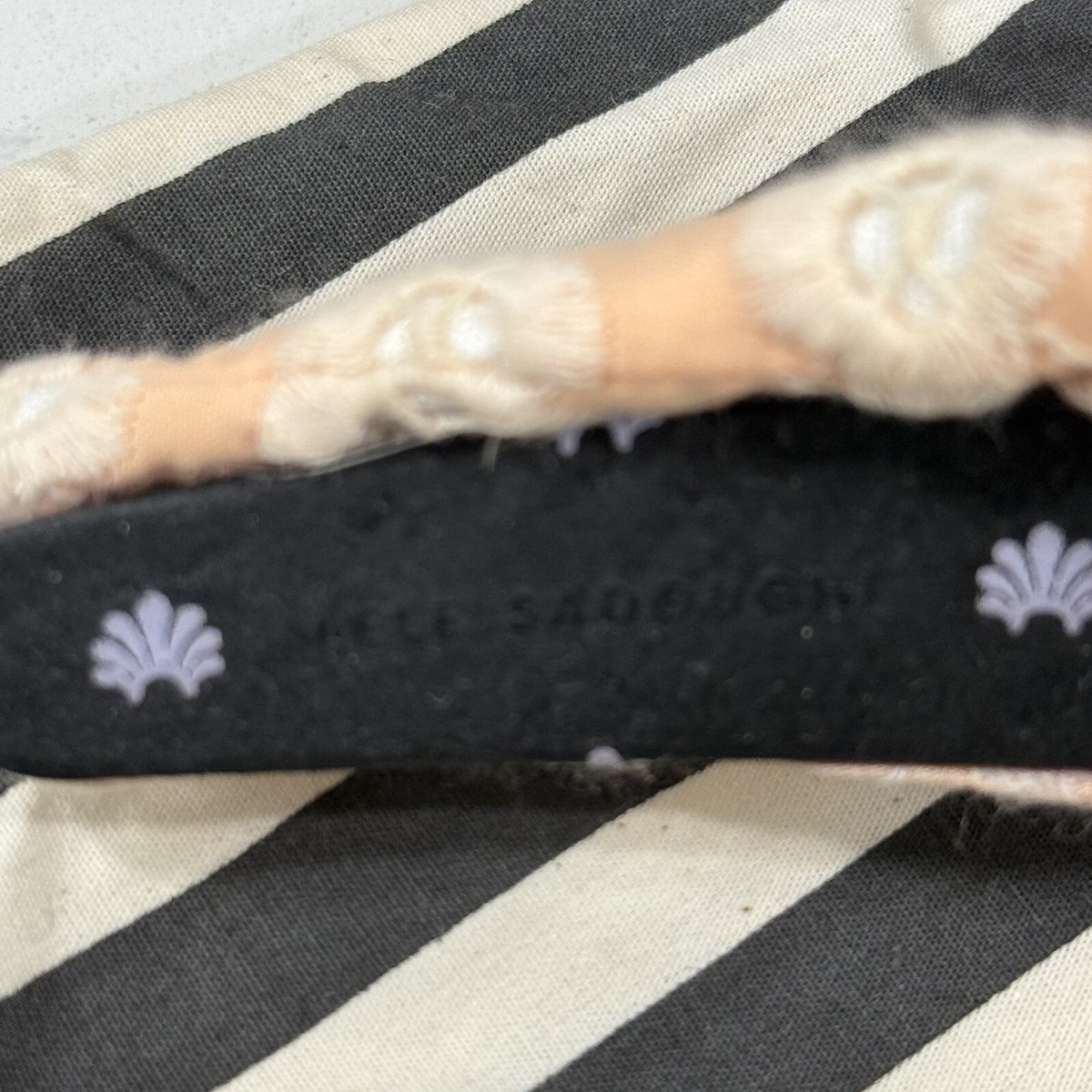 Lele Sadoughi Daisy Eyelet Peach Knotted Headband | eBay display picture 2