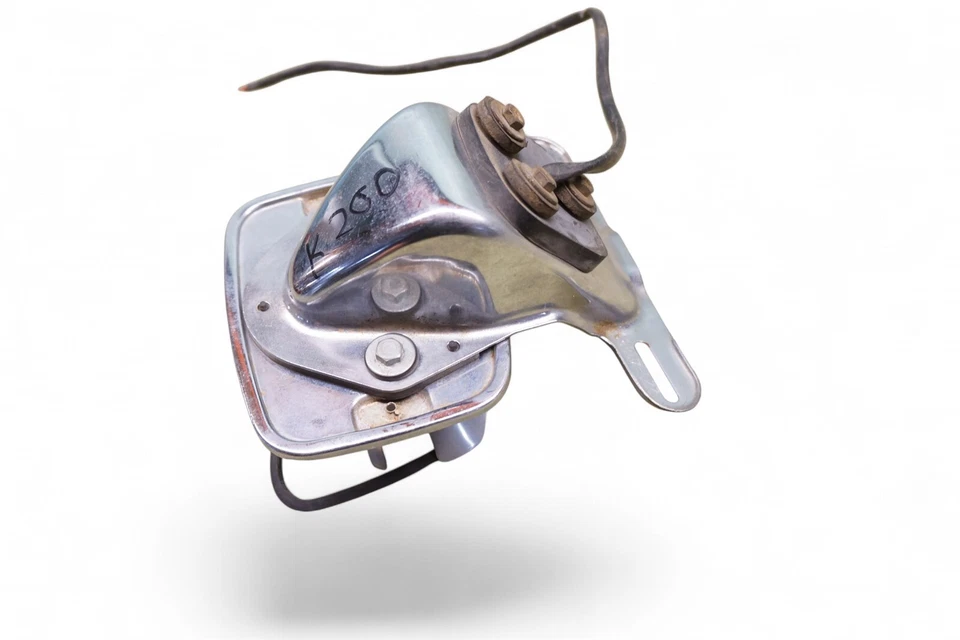 Soporte de luz trasera Kawasaki OEM KZ1000 KZ900 KZ650 KZ400 K200 *AH21 Foto 3 de 4