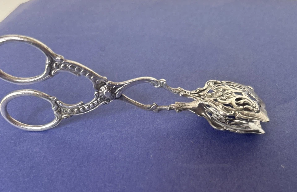 Pinzas antiguas de azúcar rosa repollo perforado de plata 800 alemanas continentales para servir Foto 3 de 4