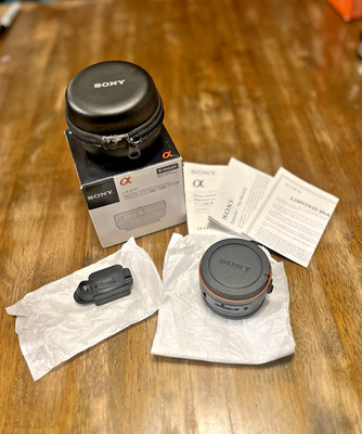 SONY LA-EA1 A-mount - E-mount Adaptor with original box, caps and case MINT