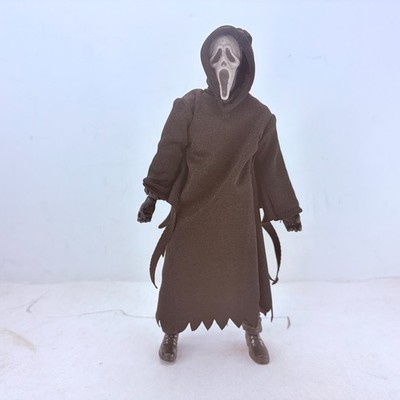 Ghost Face Takes Manhattan Scream w/Weapons 7