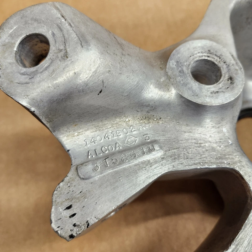 84-85 C4 Corvette DERECHA Dirección Trasera Nudillo Buje Husillo Portador Rh BUEN OEM Foto 2 de 4